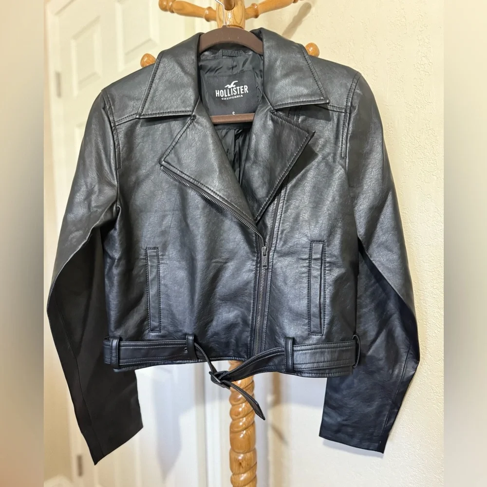 NWOT Hollister Black Faux Leather Moto Jacket Size Small - Picture 1 of 5